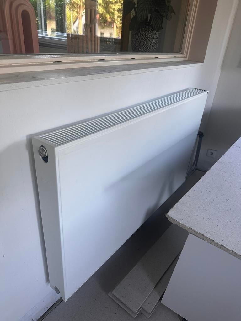 Witte design radiator 120 x 70 cm, Doe-het-zelf en Verbouw, Verwarming en Radiatoren, Ophalen, 30 tot 80 cm, 500 tot 800 watt