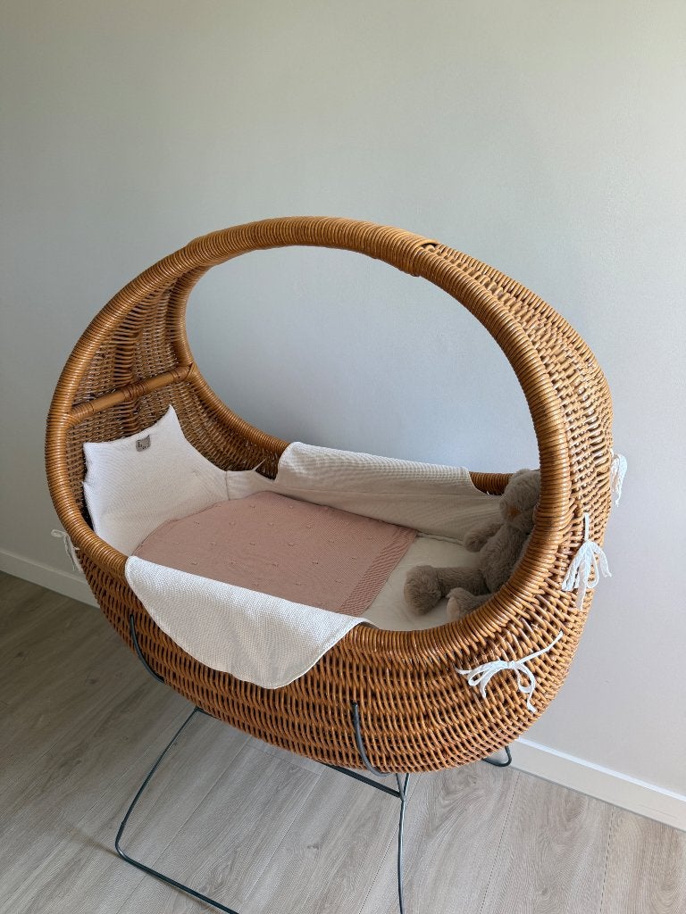 Rieten wieg - Celine, Kinderen en Baby's, Babywiegjes en Ledikanten, Ophalen, Zo goed als nieuw, Wieg