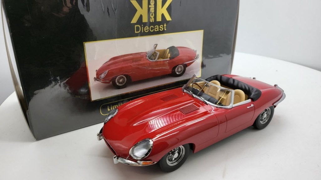 Jaguar E-type serie 1 rood 1961 Open, Hobby en Vrije tijd, Modelauto's | 1:18, Overige merken, Auto, Kkscale, Nieuw