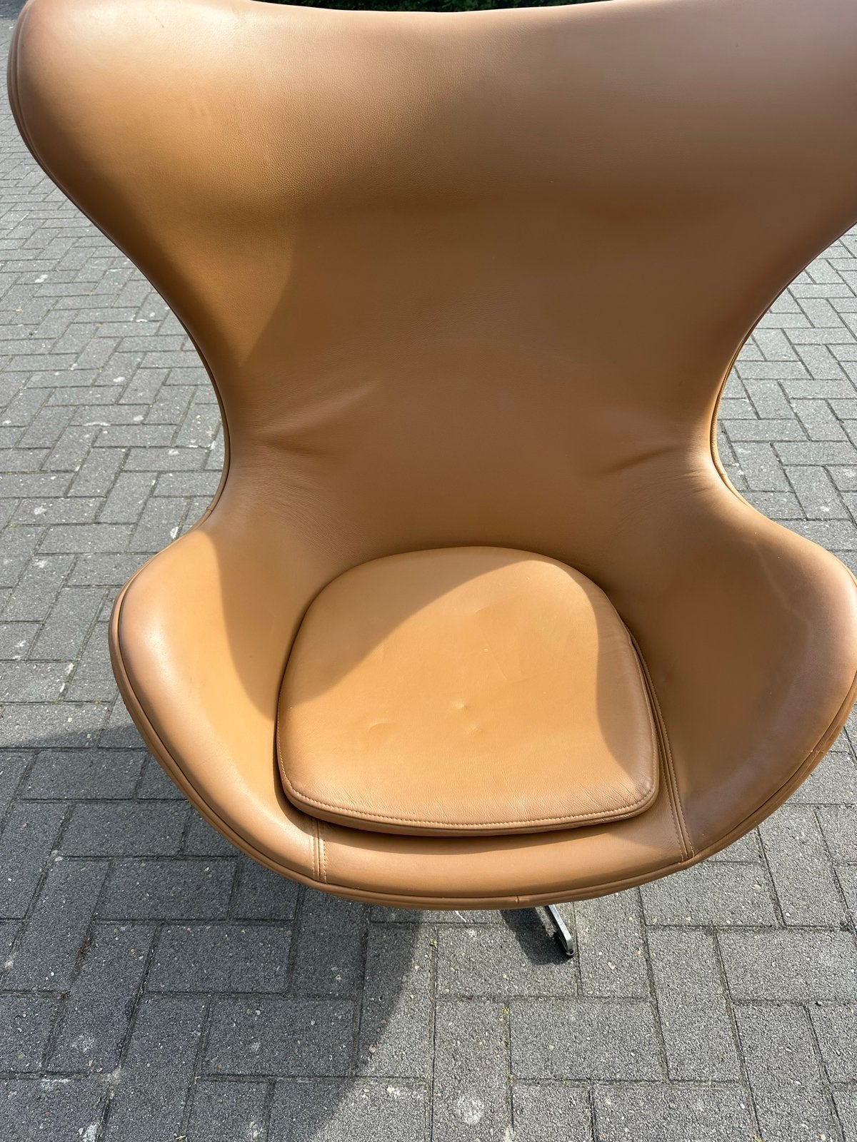 Stijlvolle Egg Chair in cognac leer replica, Huis en Inrichting, Fauteuils, Ophalen, Zo goed als nieuw, Leer, 75 tot 100 cm