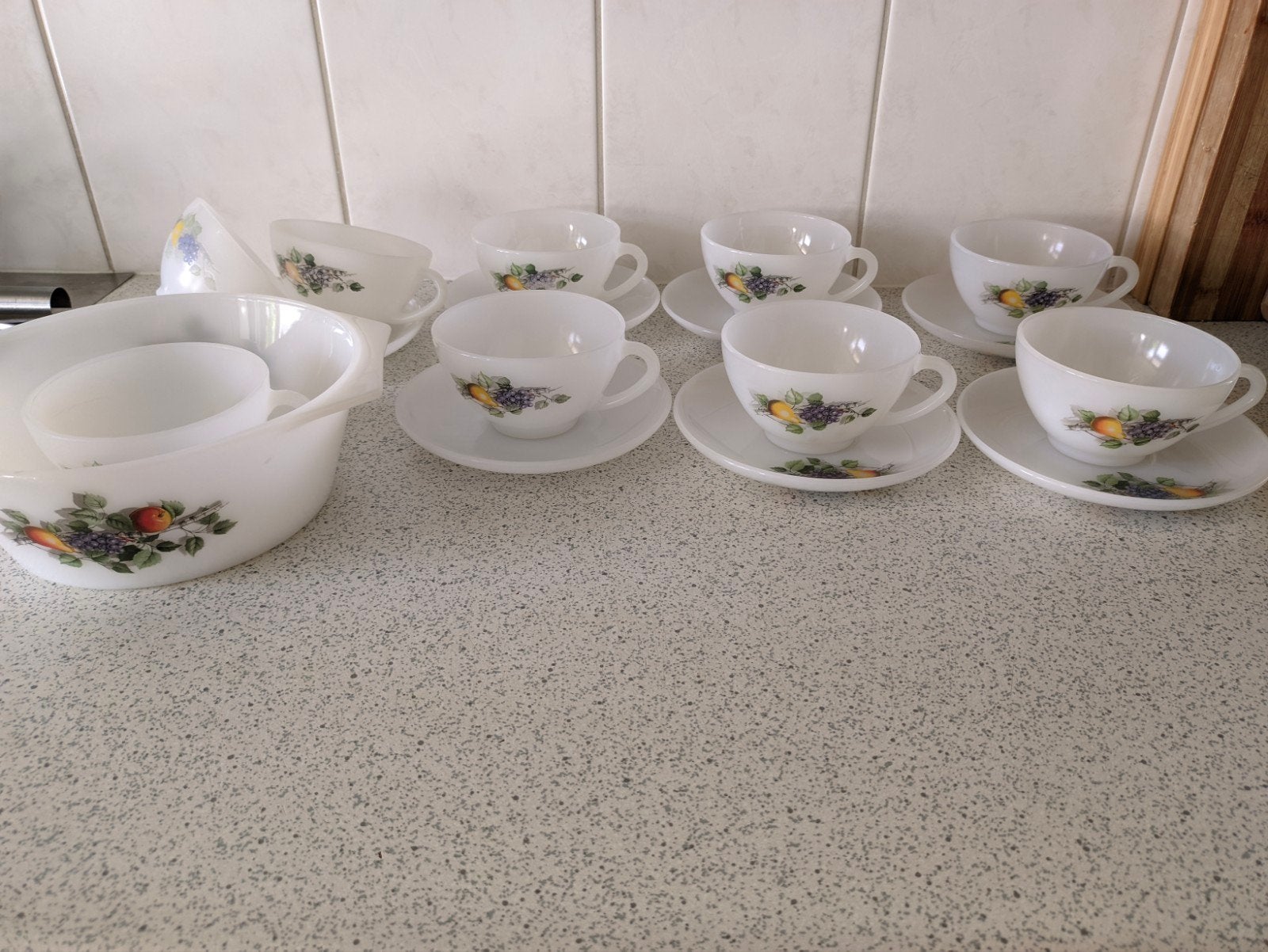 Vintage Arcopal France Fruits Servies - 5 Kopjes en Schotels, Ophalen