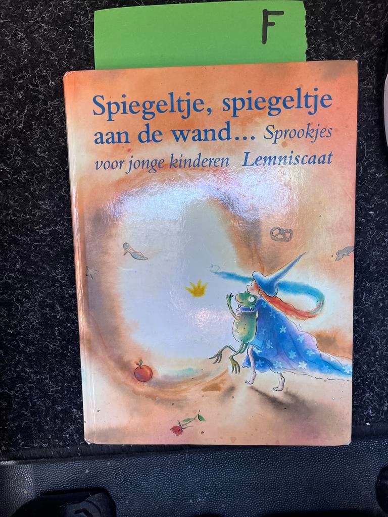 Spiegeltje, spiegeltje aan de wand... Sprookjes, Boeken, Sprookjes en Fabels, Ophalen of Verzenden, Zo goed als nieuw