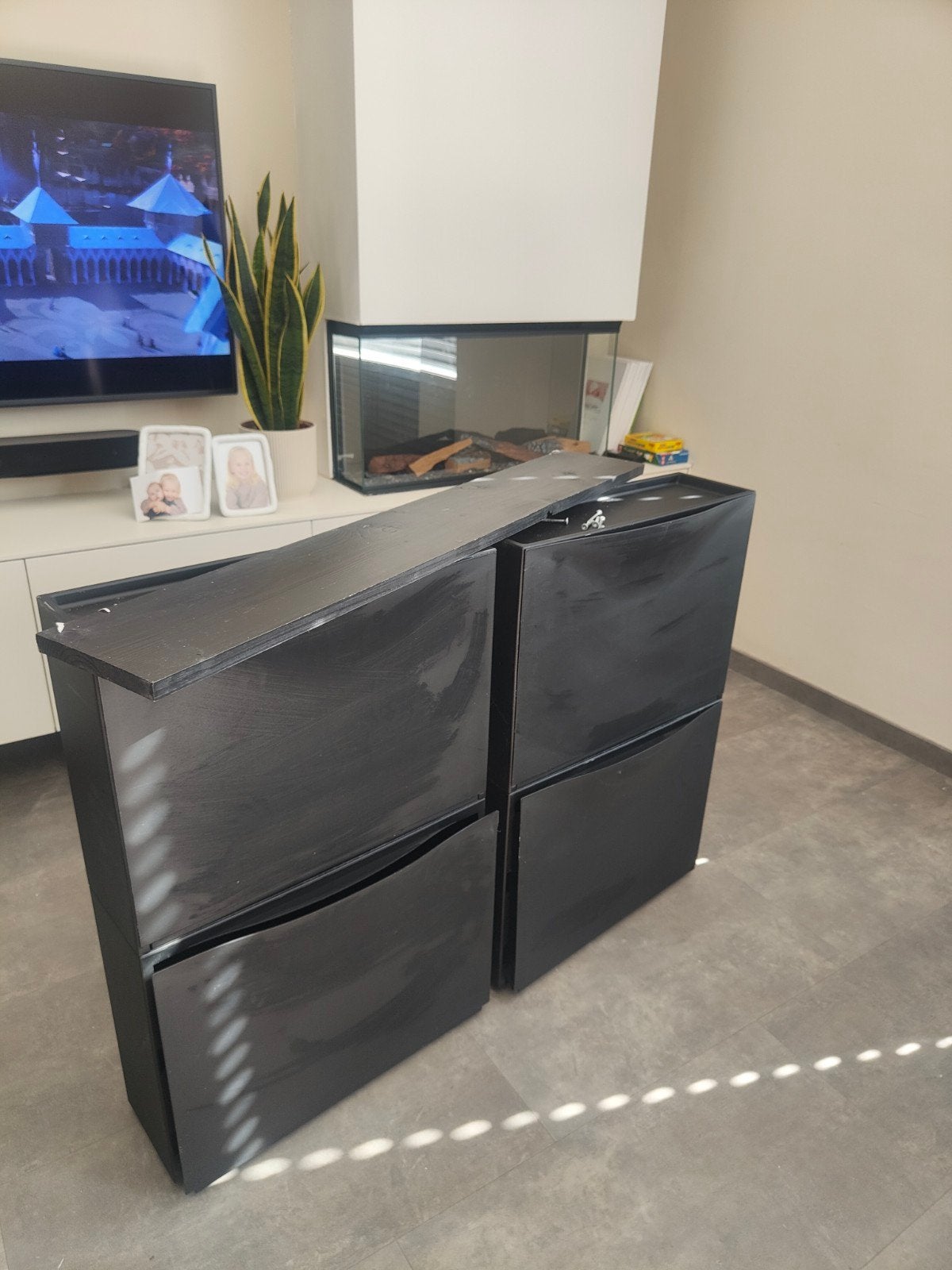 4x Ikea TRONES + schroeven en plankje, Ophalen