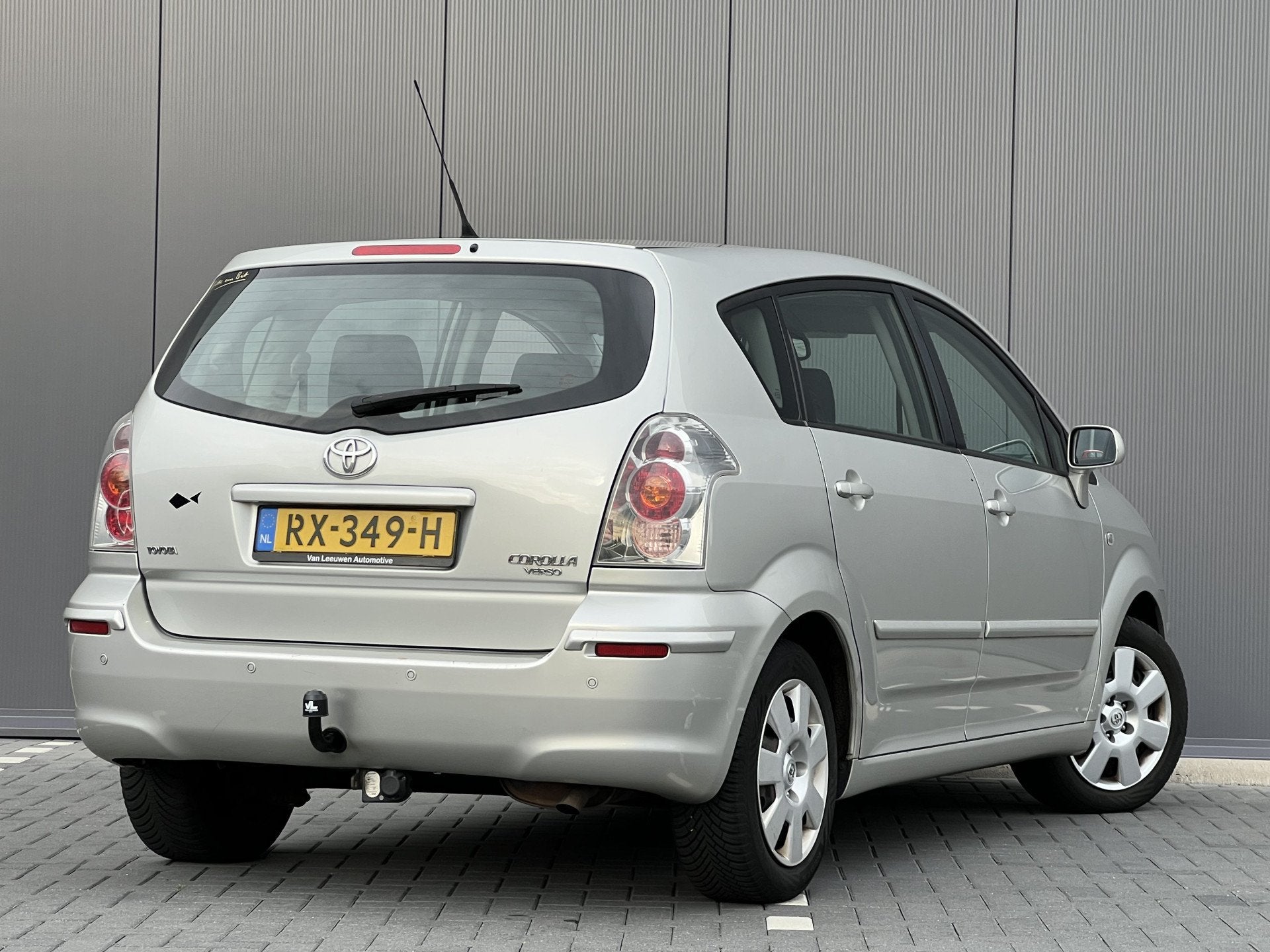 Toyota Verso 1.8 VVT-i Terra 7p. | Trekhaak | RIJKLAAR, Auto's, Gebruikt, Zwart, 7 stoelen, Bedrijf