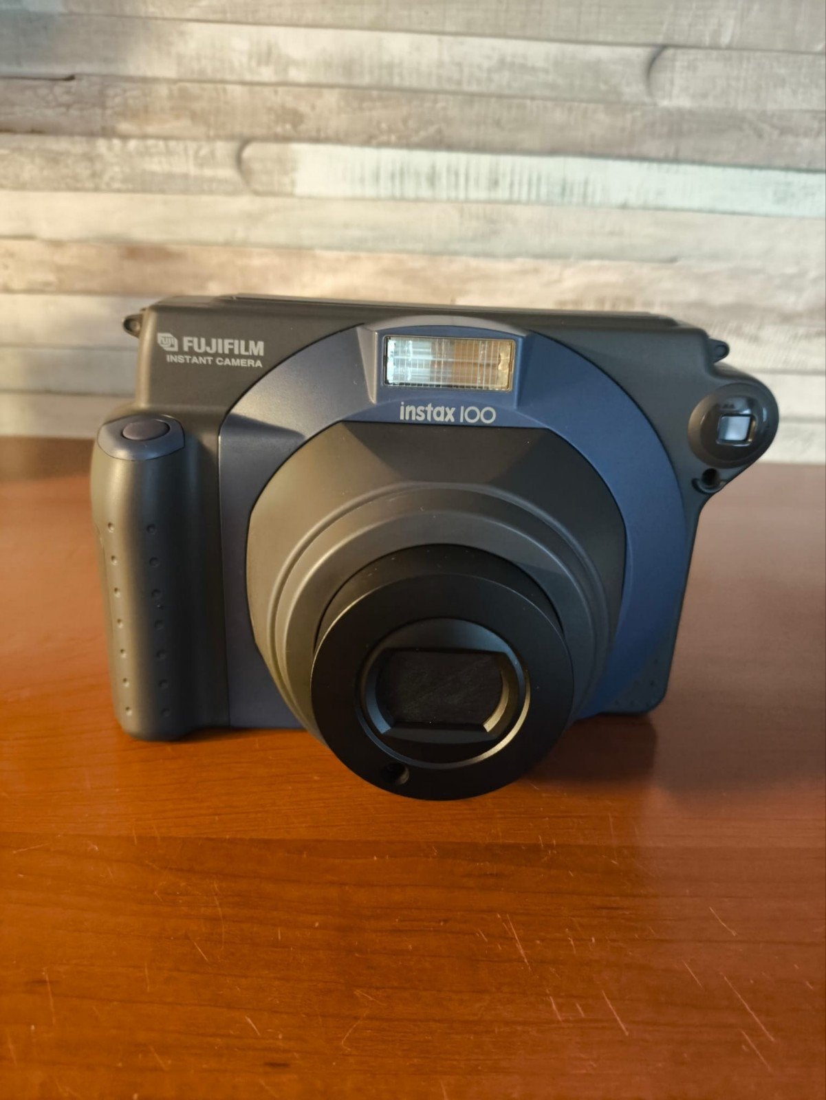 Fujifilm Instax 100 Instant Camera - Zo goed als nieuw, Ophalen of Verzenden