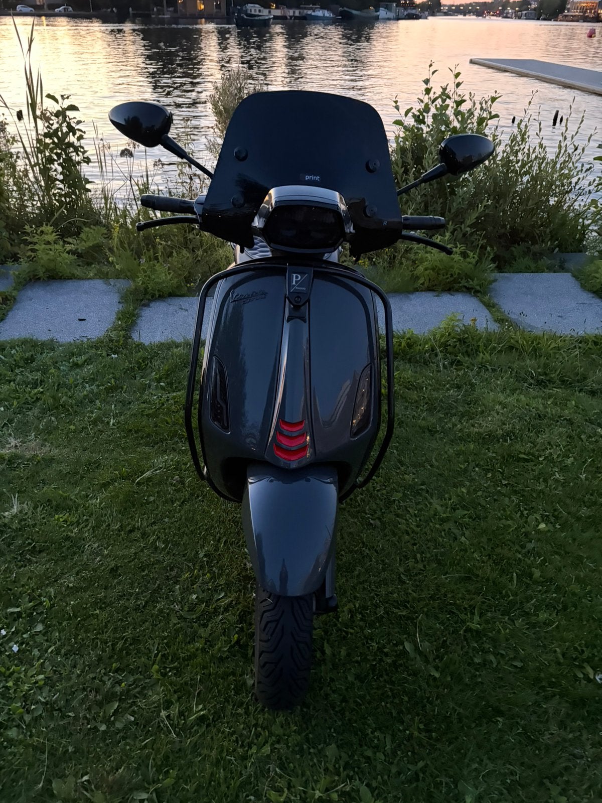 Vespa Sprint E5 2021 | Nano grey | Full option, Ophalen, Zo goed als nieuw, Benzine, Overige modellen