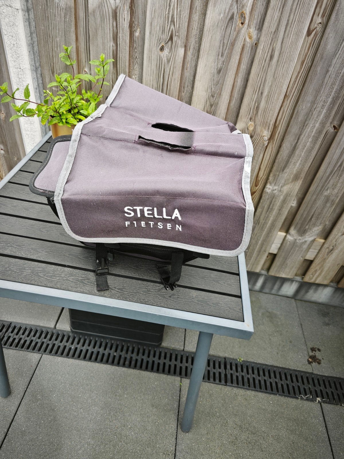 Stella Fietsen Dubbele Fietstas - Zo goed als nieuw, Fietsen en Brommers, Fietsaccessoires | Fietstassen, Ophalen of Verzenden