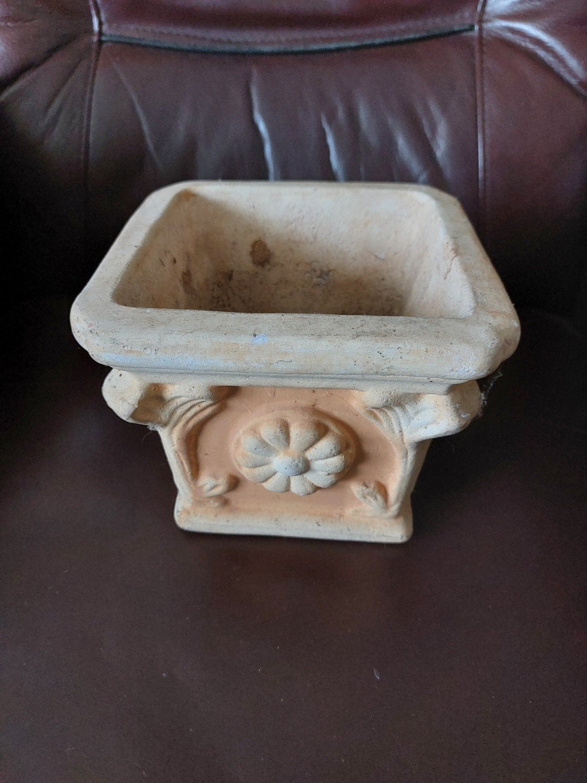 Decoratieve terracotta bloempot, vierkant op halen, Tuin en Terras, Bloembakken en Plantenbakken, Overige materialen, Gebruikt