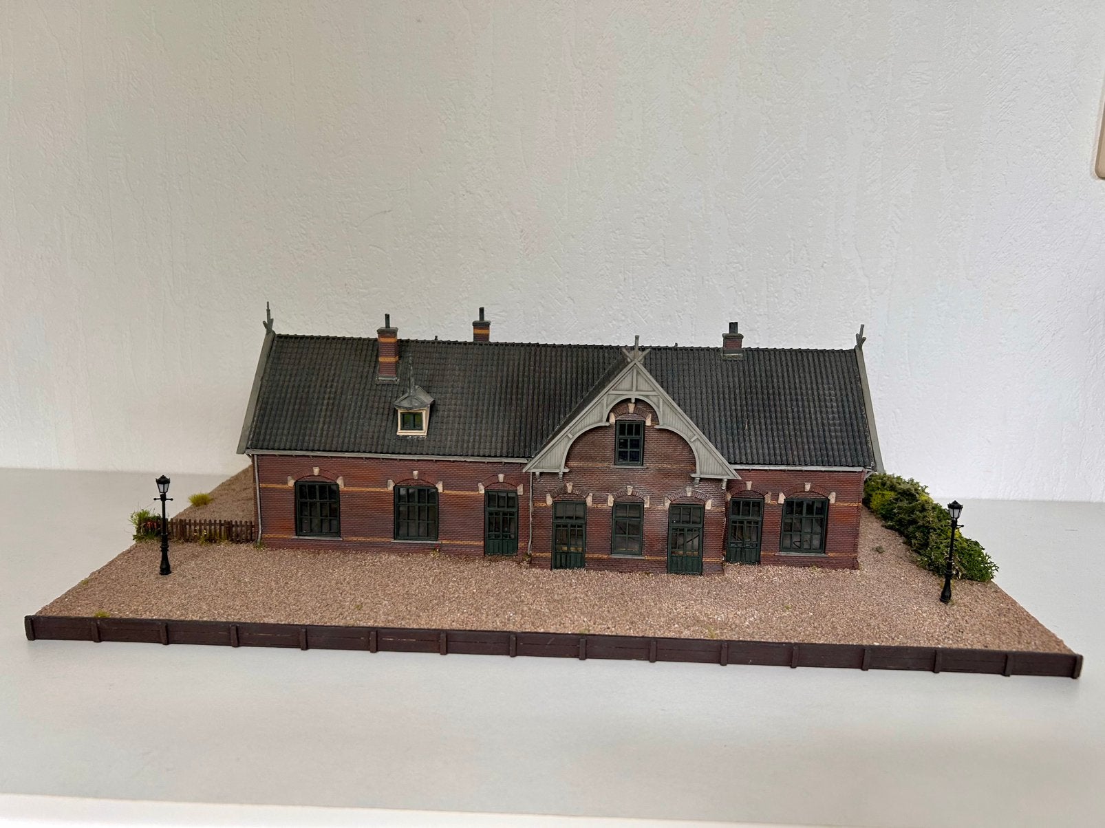 H0 Tilly Models Station Dokkum gebouwd, Ophalen of Verzenden, Zo goed als nieuw, Gelijkstroom of Wisselstroom, Overige merken