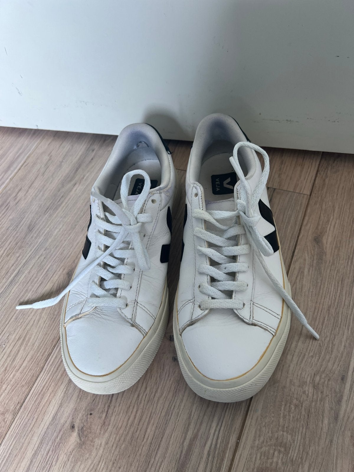 Mooie Veja sneakers, Kleding | Dames, Schoenen, Wit, Ophalen of Verzenden, Sneakers of Gympen, Zo goed als nieuw
