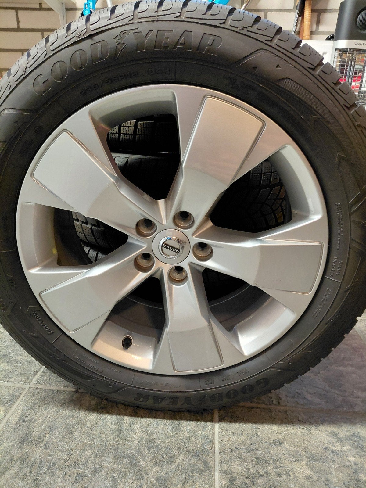 Volvo winterbanden XC 40., Ophalen, 18 inch, Banden en Velgen, Winterbanden