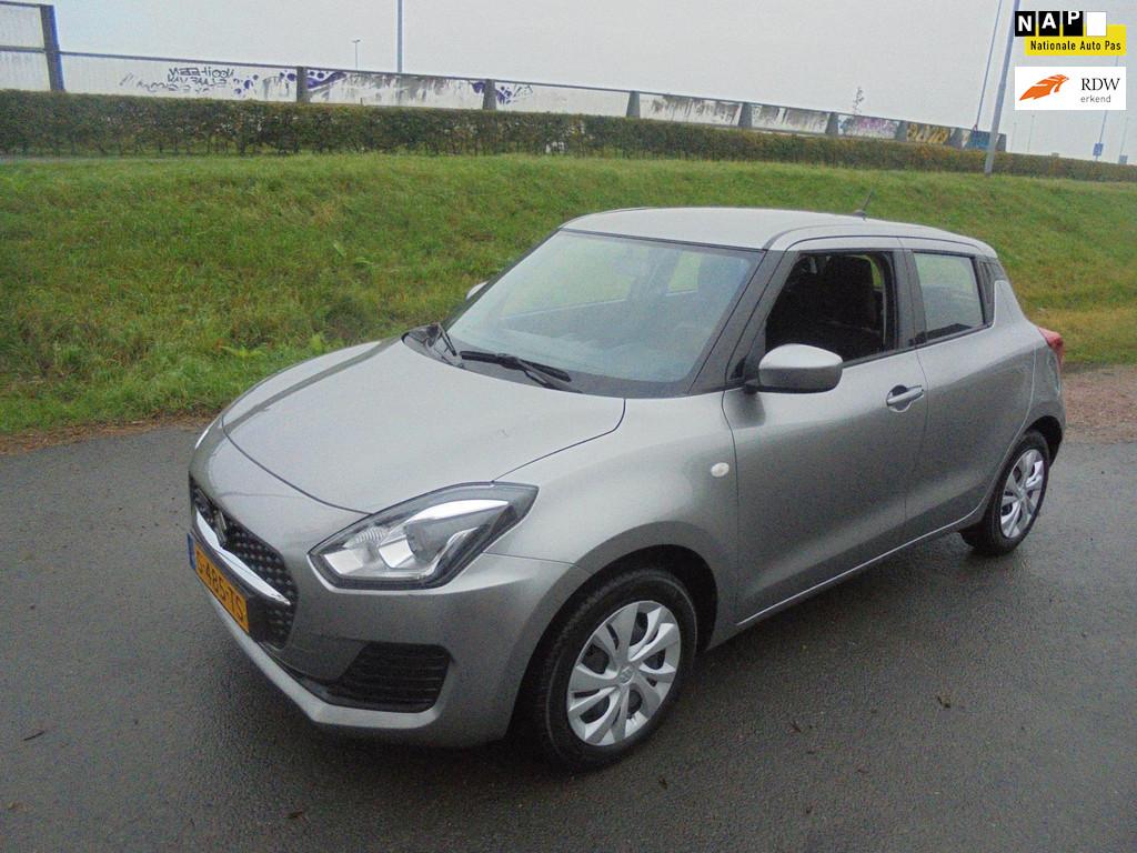 Suzuki Swift Suzuki swift 1.2 benzine Hybrid airco 30.000 km, Auto's, 83 pk, Gebruikt, 4 cilinders, 400 kg