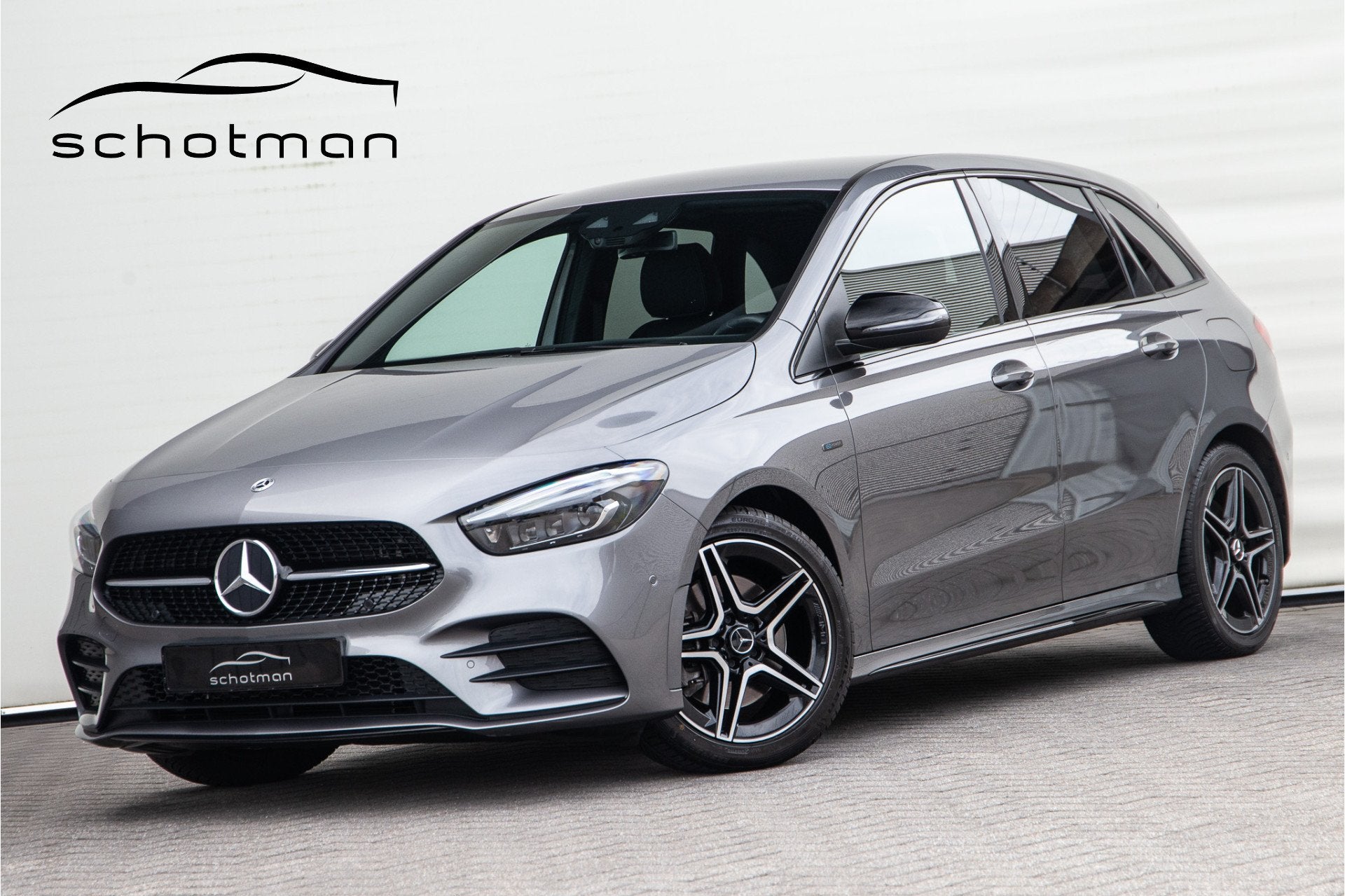 Mercedes-Benz B-Klasse 250 e AMG Night Edition, Widescreen,, Auto's, Dealer onderhouden, Gebruikt, Zwart, 4 cilinders