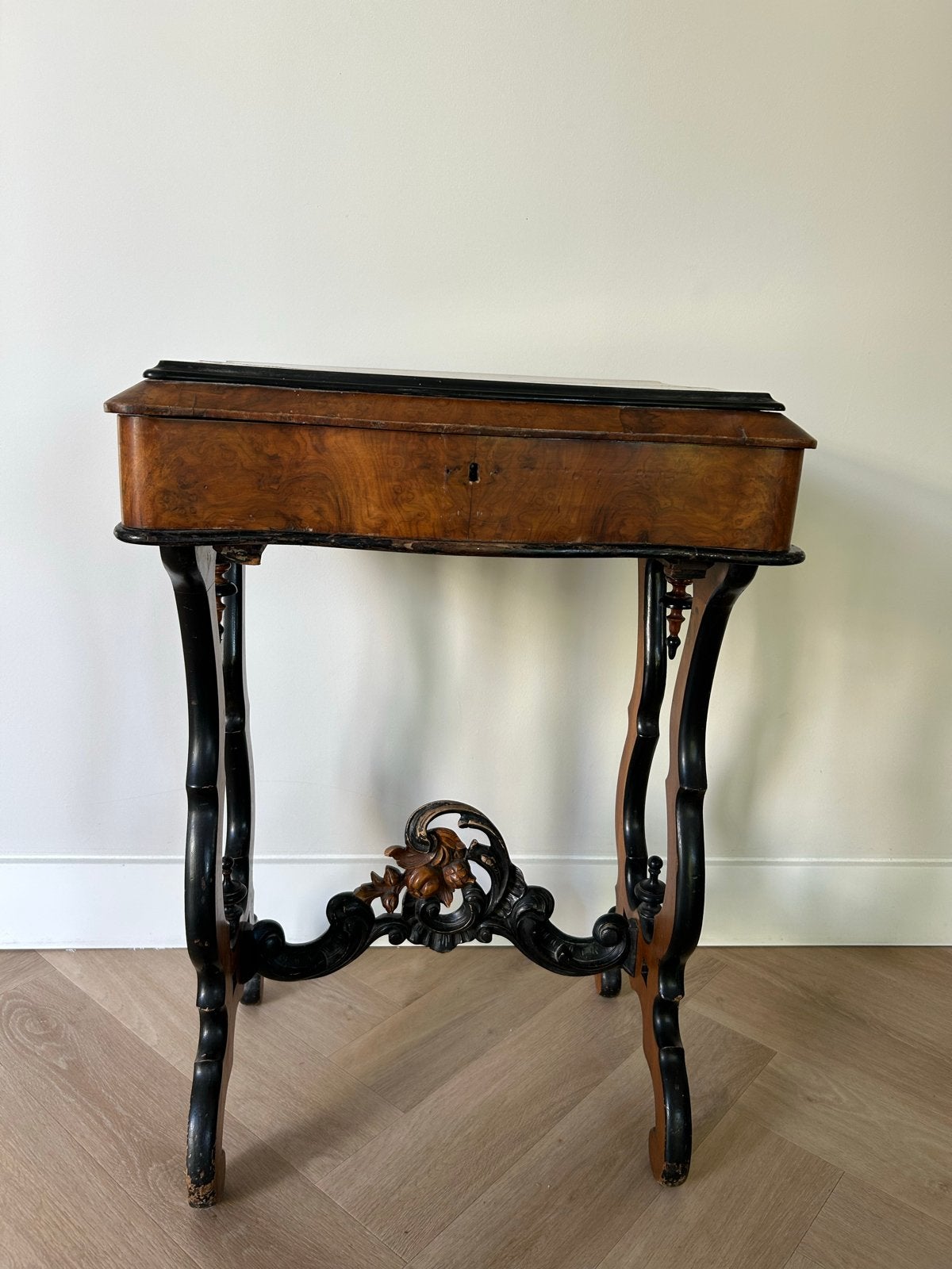 Antieke Naaitafel / Werktafel met Inlegwerk, Antiek en Kunst, Ophalen