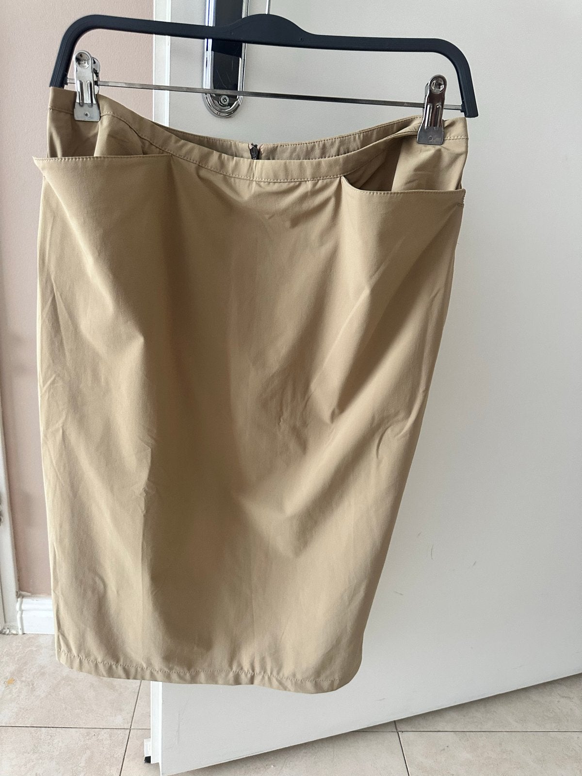 Prada beige kokerrok, maat 38, Kleding | Dames, Rokken, Maat 38/40 (M), Beige, Ophalen of Verzenden, Zo goed als nieuw