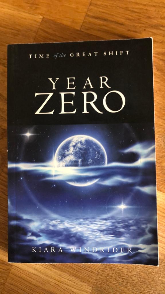 Year Zero: Time of the Great Shift - Kiara Windrider, Ophalen of Verzenden, Zo goed als nieuw, Spiritualiteit algemeen, Achtergrond en Informatie