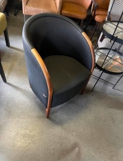 Luxe kunstlederen zwarte fauteuil, Ophalen, Gebruikt, 75 tot 100 cm, Hout