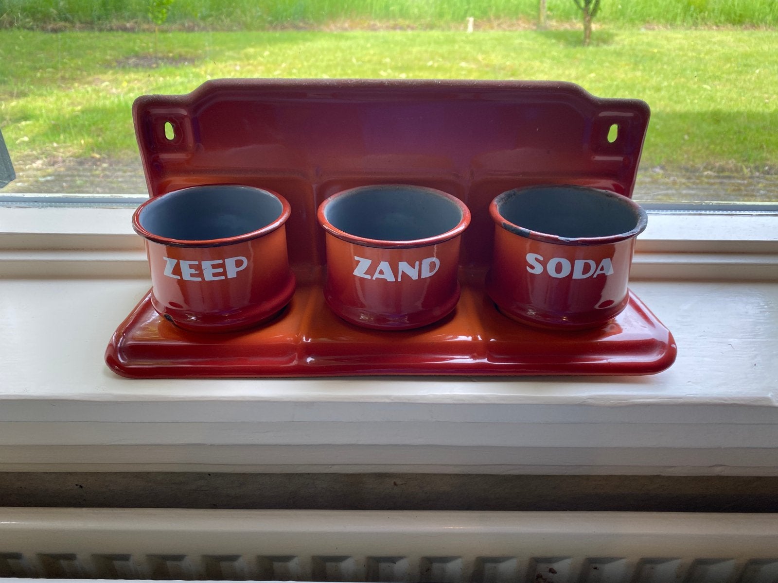 Vintage emaille rekje met potjes 'Zeep, Zand, Soda', Antiek en Kunst, Antiek | Emaille, Ophalen of Verzenden