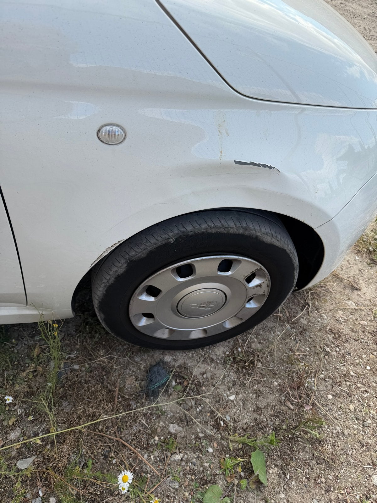 Fiat 500 Spatbord Rechtsvoor - Wit (Kleur 268) met schade, Auto-onderdelen, Carrosserie en Plaatwerk, Gebruikt, Voor, Ophalen of Verzenden