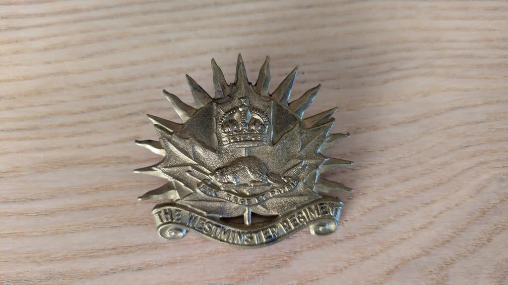 Canadees baret embleem van The Westminster Regiment, Ophalen of Verzenden, Nederland, Embleem of Badge