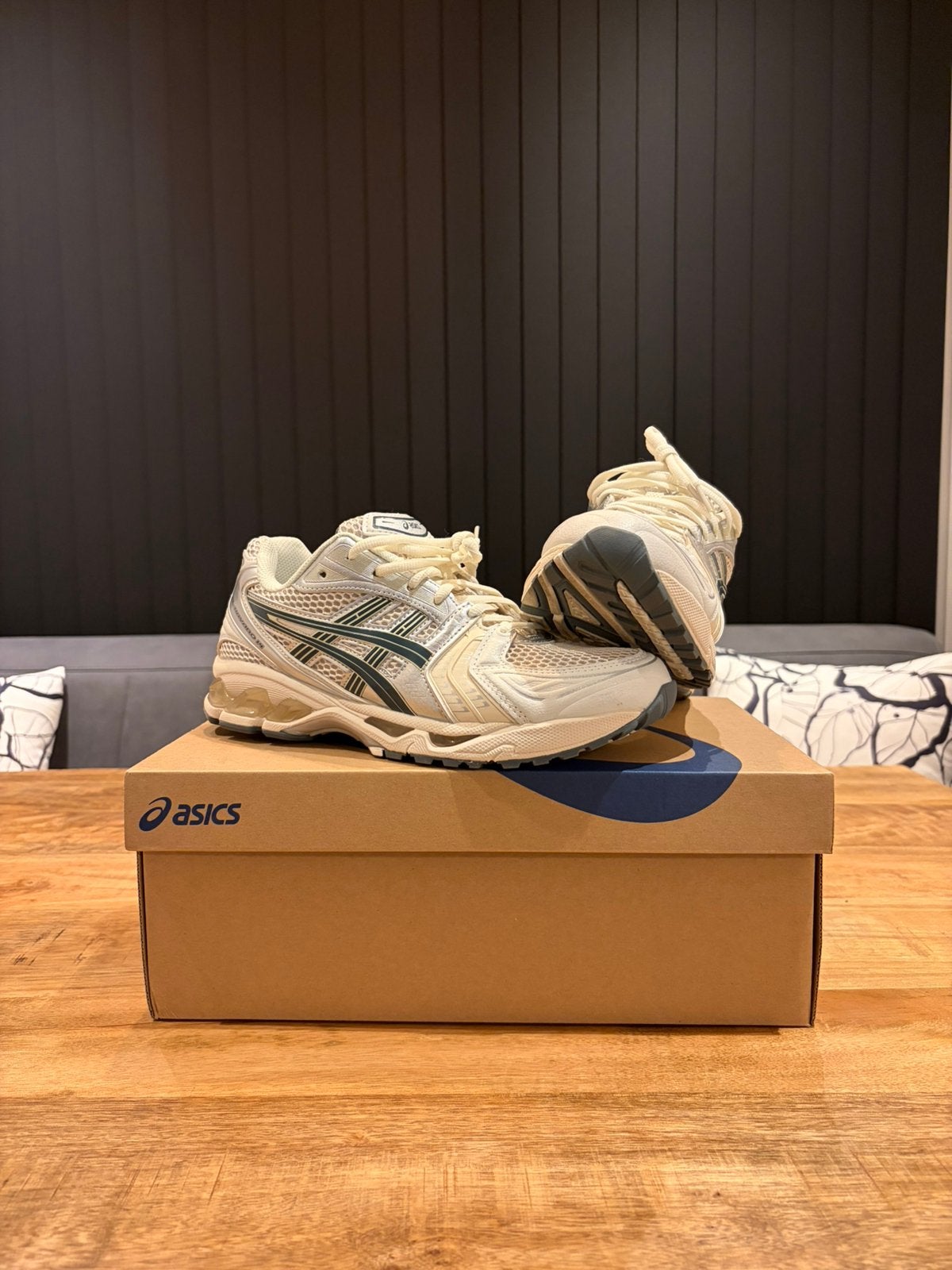 Asics Gel Kayano 14, Wit, Nieuw, Ophalen of Verzenden, Sneakers of Gympen