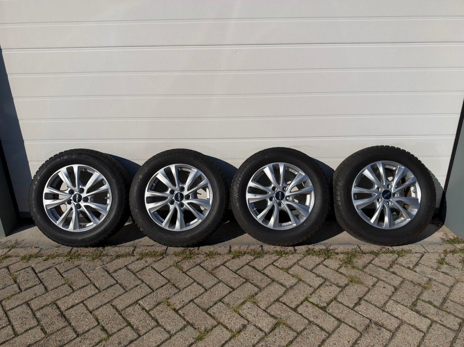 16” Lichtmetaal Suzuki Vitara Winterbanden 215-60-16, Ophalen, 16 inch, Banden en Velgen, Winterbanden