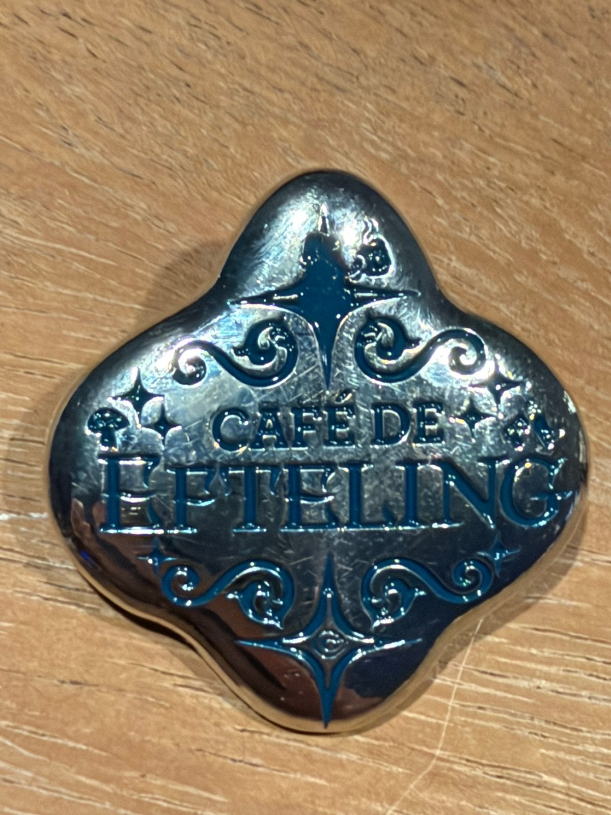 Efteling Cafe pin, Ophalen of Verzenden, Nieuw, Button of Speldje