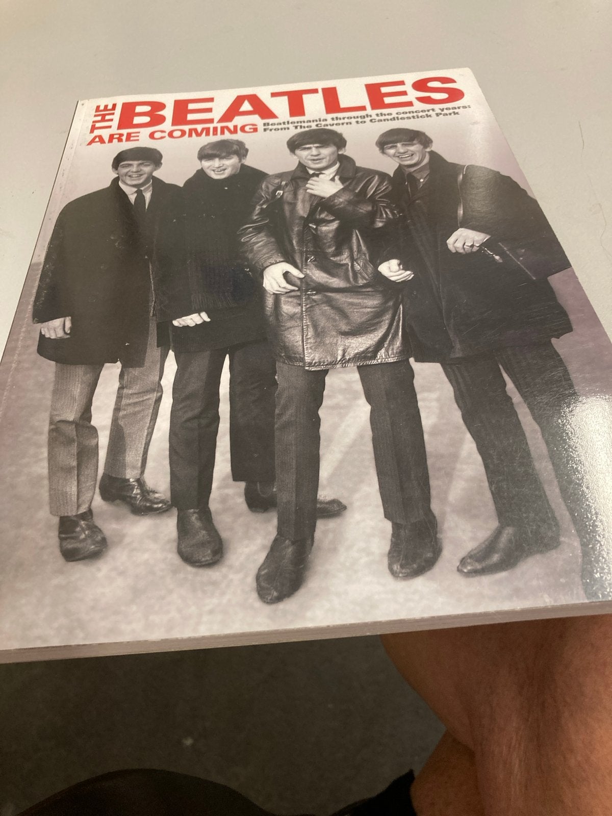 The Beatles Are Coming - Beatlemania Boek, Ophalen of Verzenden, Zo goed als nieuw, Artiest