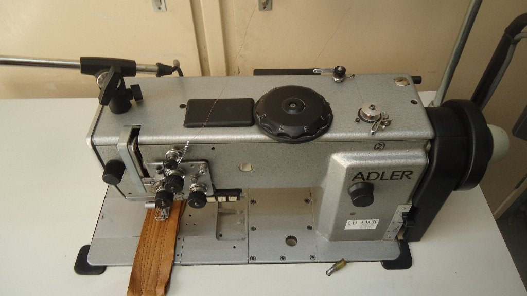 Industrie Naaimachine Adler 3 Voudig Transport Half aut.467, Overige merken, Gebruikt, Ophalen of Verzenden, Naaimachine