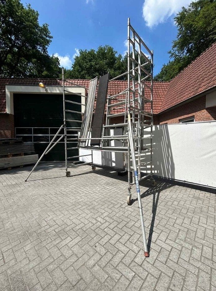 (Rol)steiger 10,2m werkhoogte huren, Ophalen of Verzenden, Gebruikt, Rolsteiger of Kamersteiger, 5 meter of hoger