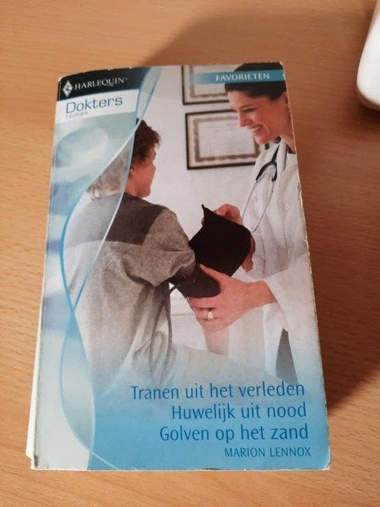 Harlequin Dokters Favorieten - Marion Lennox, Ophalen of Verzenden, Zo goed als nieuw, Marion Lennox