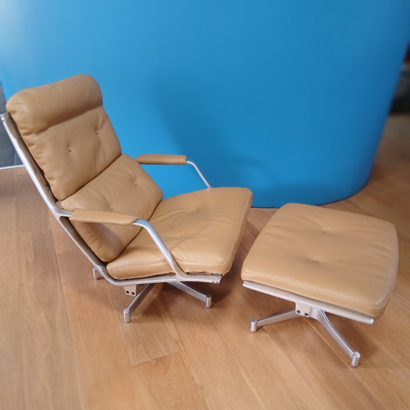 Armchair and ottoman FK85 Fabricius and Kastholm, restored, Ophalen, Bruin, Nieuw, Leer