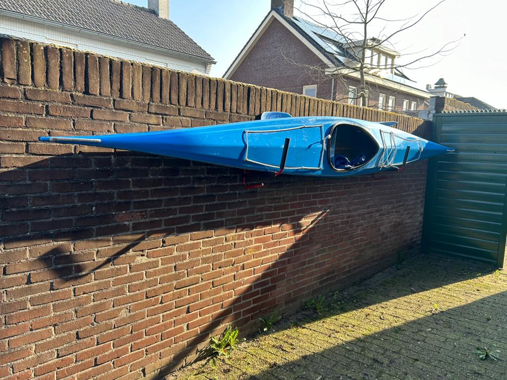 Kajak met muurdragers, Watersport en Boten, Kano's, Ophalen, Zo goed als nieuw, Eén persoon, Kajak