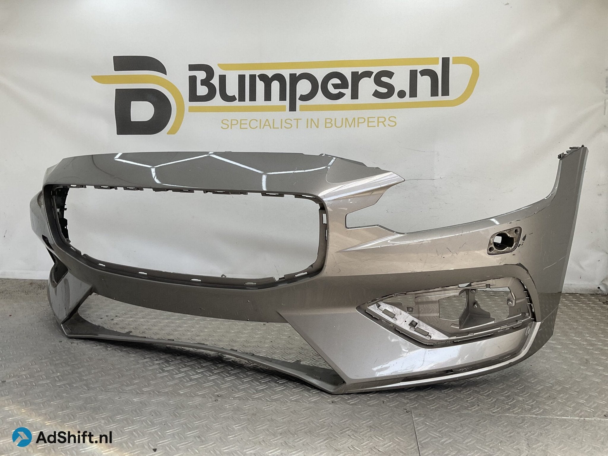 Bumper Volvo S60 V60 2018-2022 31690589 Voorbumper E5-22629, Bumper