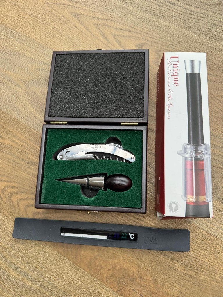 Wijn accessoires / luchtdruk kurkentrekker / wijn thermometr, Ophalen of Verzenden, Zo goed als nieuw, Frankrijk, Overige typen