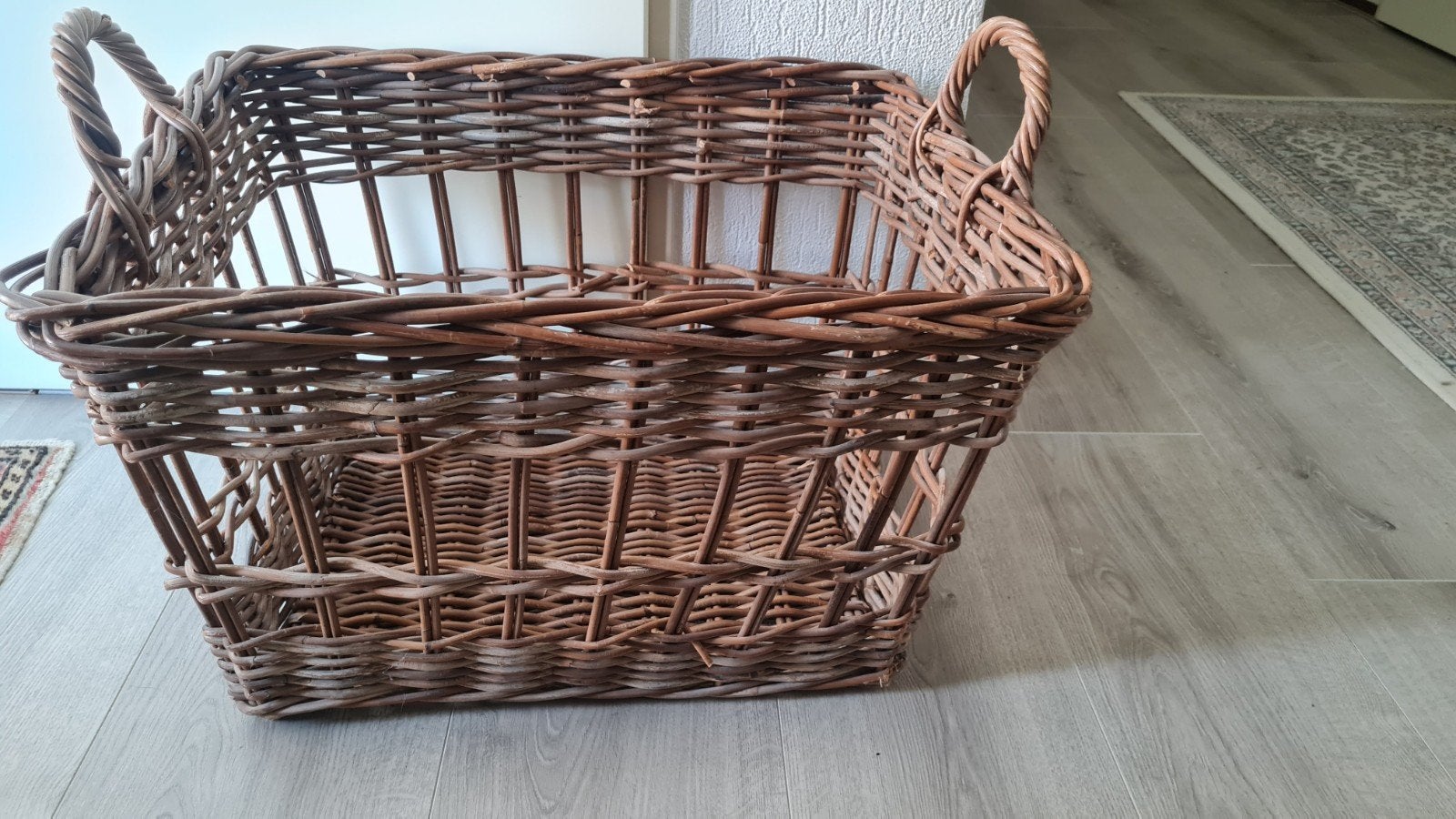 Grote rieten mand met handvatten - 60x45x38 cm, Ophalen, Gebruikt, Mand, Met handvatten