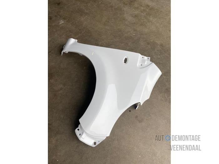 Scherm rechts-voor van een Peugeot 107 (KWD), Auto-onderdelen, 12 maanden garantie, -, -, Nieuw