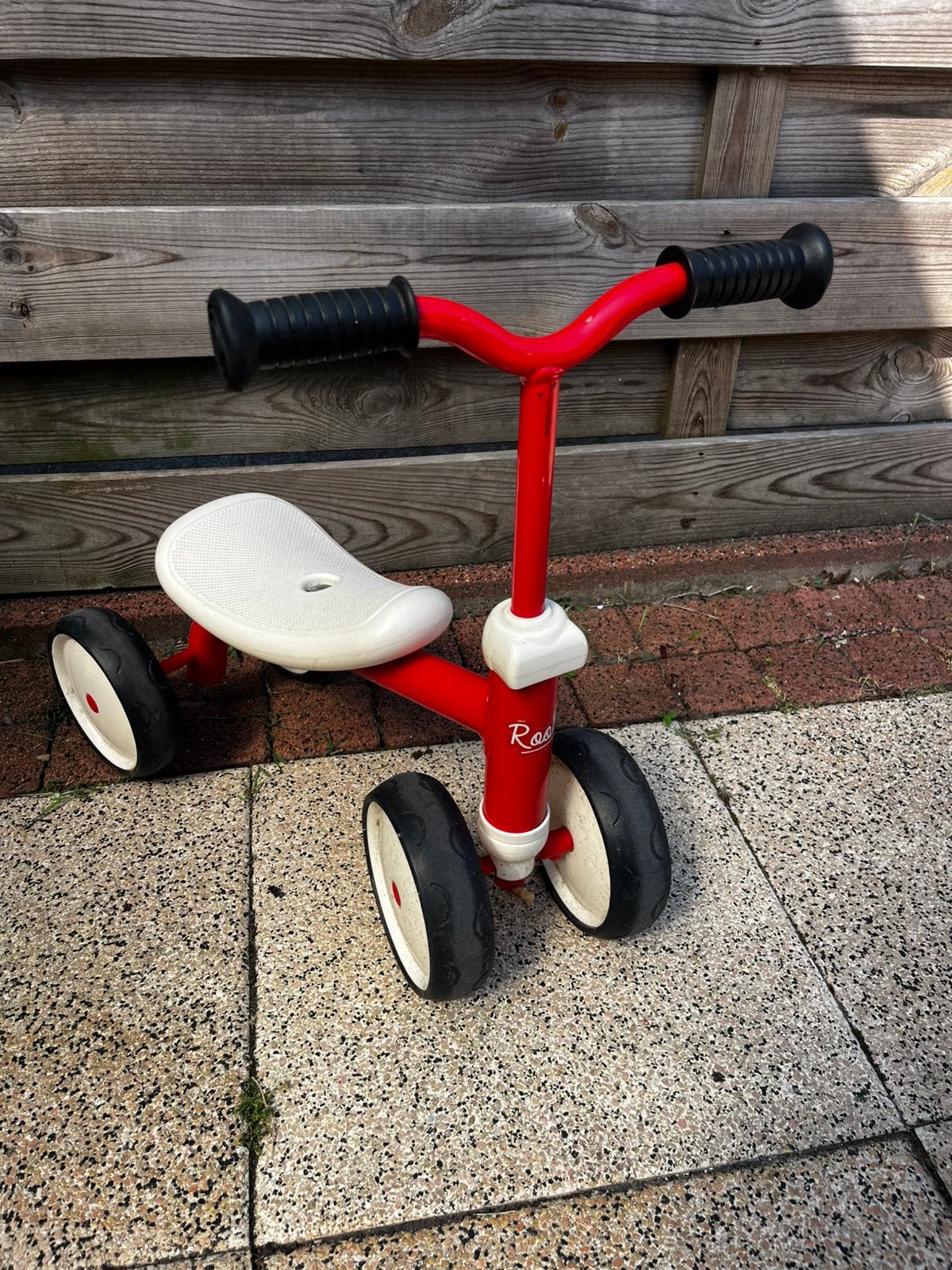 Smoby Rookie Loopauto / Loopfiets-Rood/Wit |Stevig & Stabiel, Ophalen of Verzenden, Zo goed als nieuw, Minder dan 16 inch