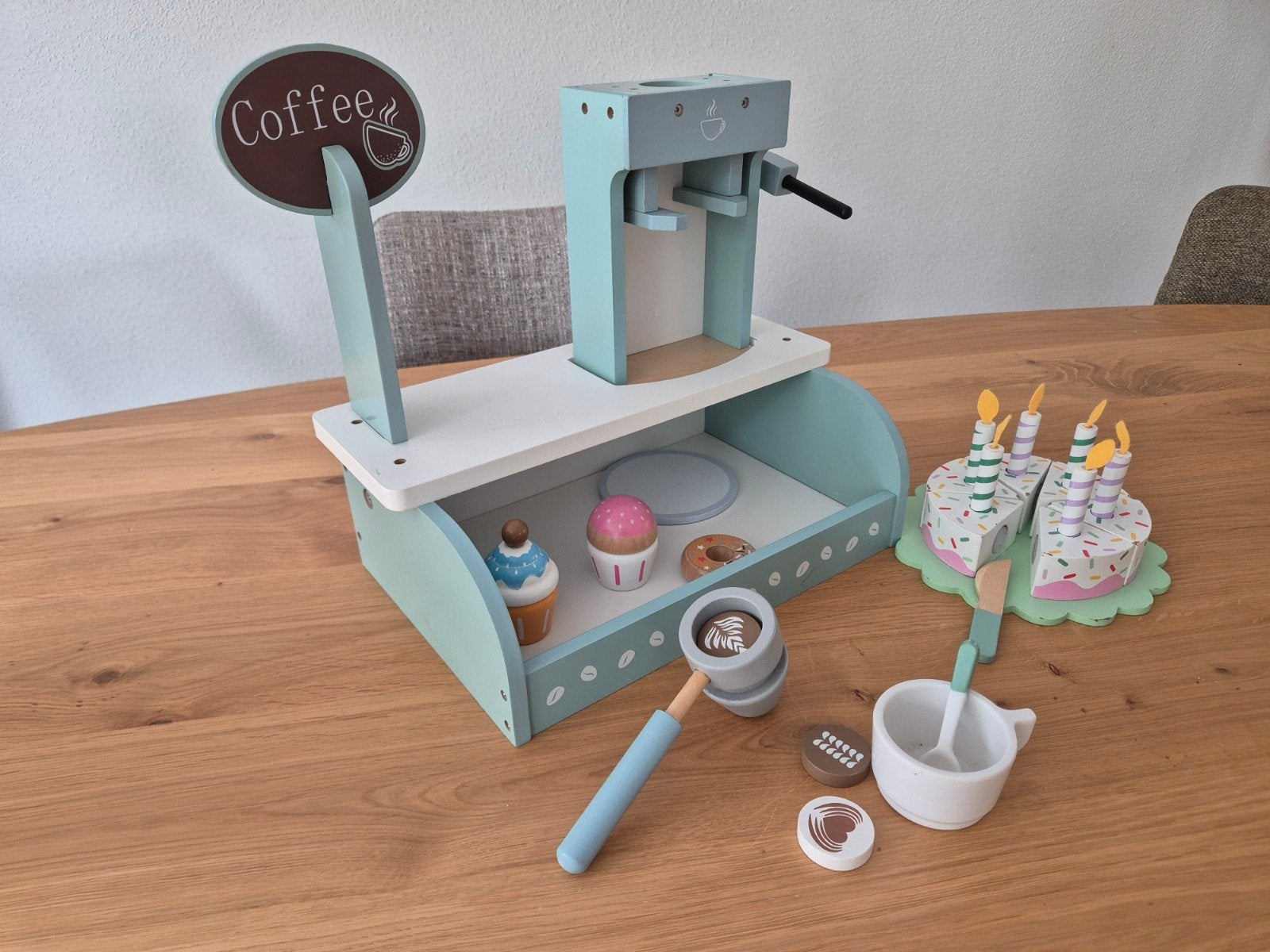 Houten Speelgoed Koffiebar winkeltje, Kinderen en Baby's, Speelgoed | Houten speelgoed, Ophalen of Verzenden, Nieuw, Meubelstuk of Keukentje