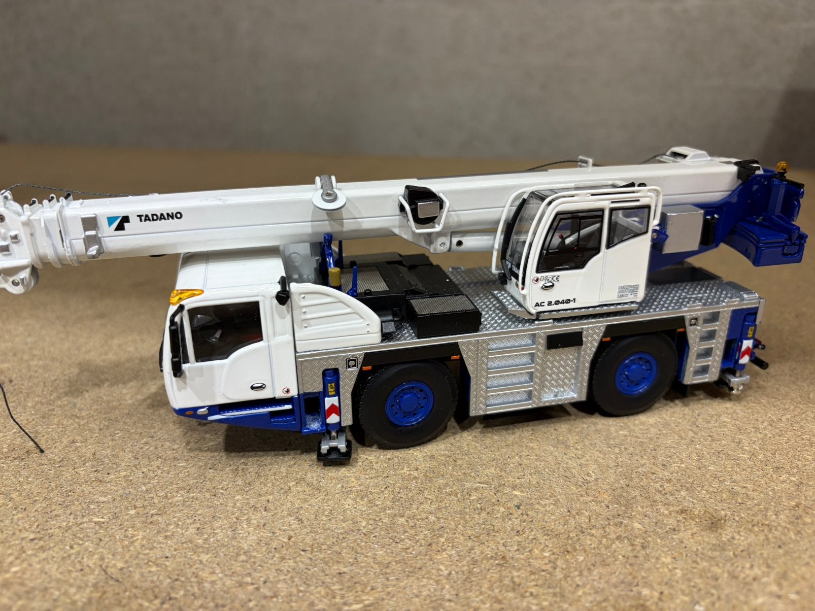 IMC TELEKRAAN TADANO AC 2.040.1, Hobby en Vrije tijd, Modelauto's | 1:50, Ophalen of Verzenden, Zo goed als nieuw, Bus of Vrachtwagen