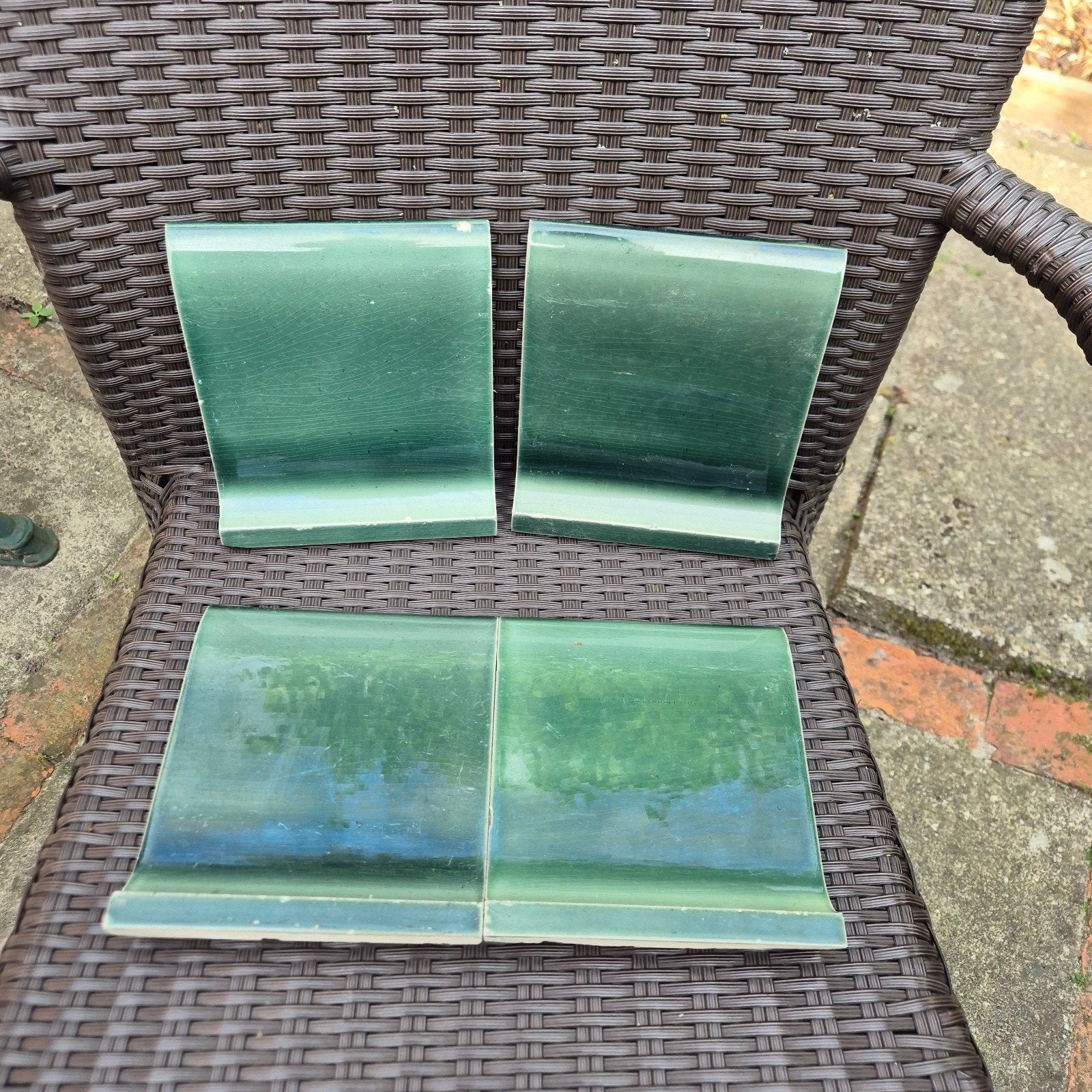 36 antieke groene plinten / plinttegels, Ophalen