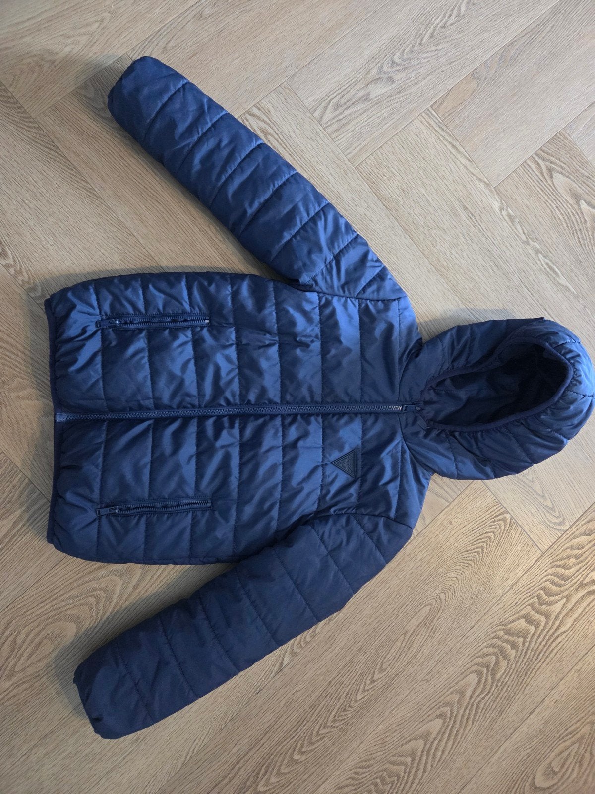 Guess gewatteerde tussenjas, Kinderen en Baby's, Kinderkleding | Maat 128, Ophalen of Verzenden, Jongen, Jas, Guess