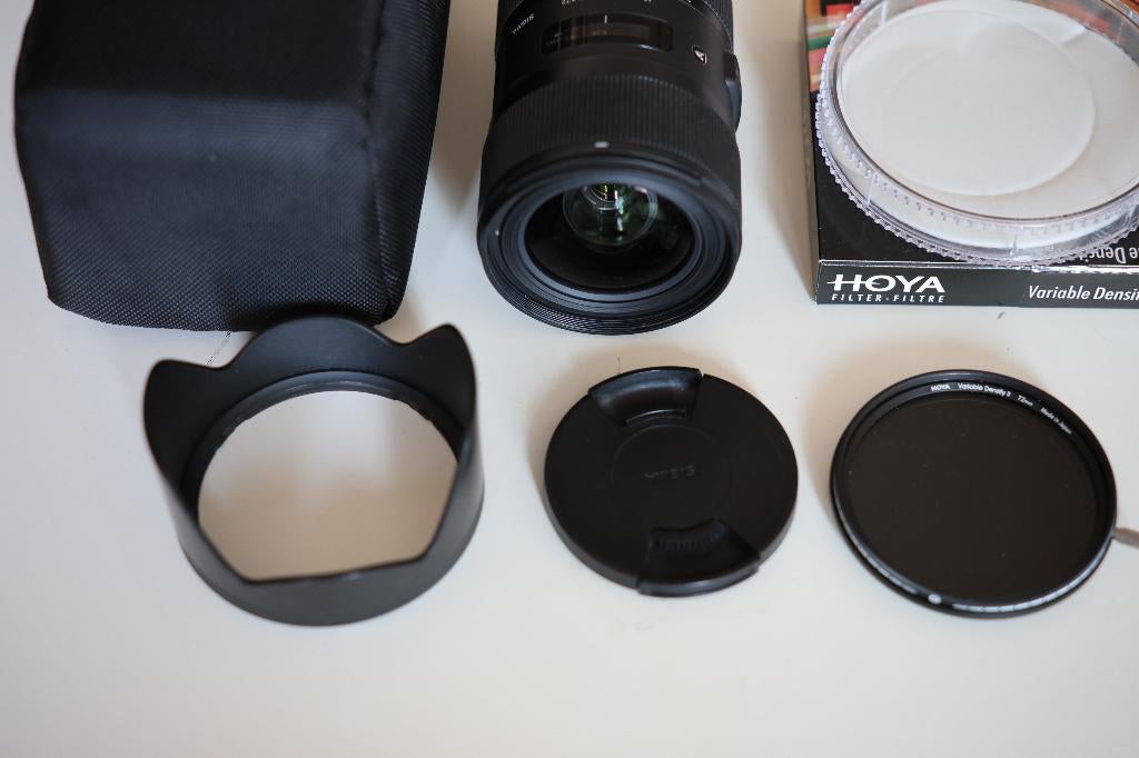 Sigma 18-35mm F1.8 DC Art Canon + variabel grijsfilter Hoya, Audio, Tv en Foto, Fotografie | Lenzen en Objectieven, Ophalen of Verzenden