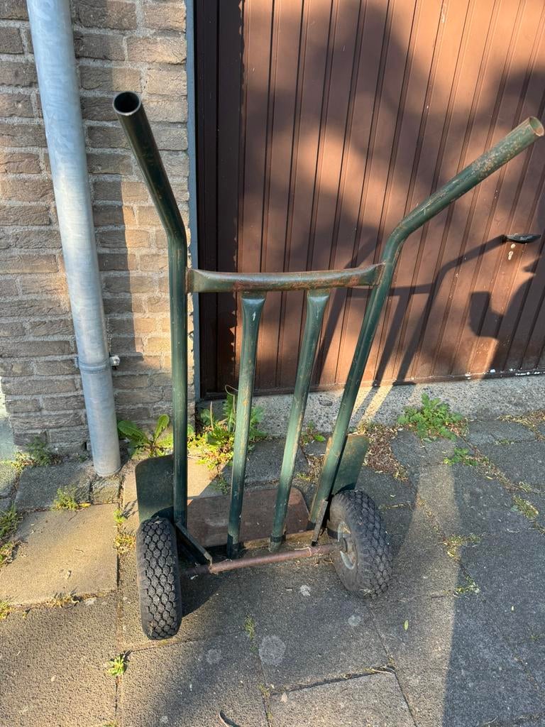 Stevige steekwagen met sterken banden!, Ophalen, Gebruikt