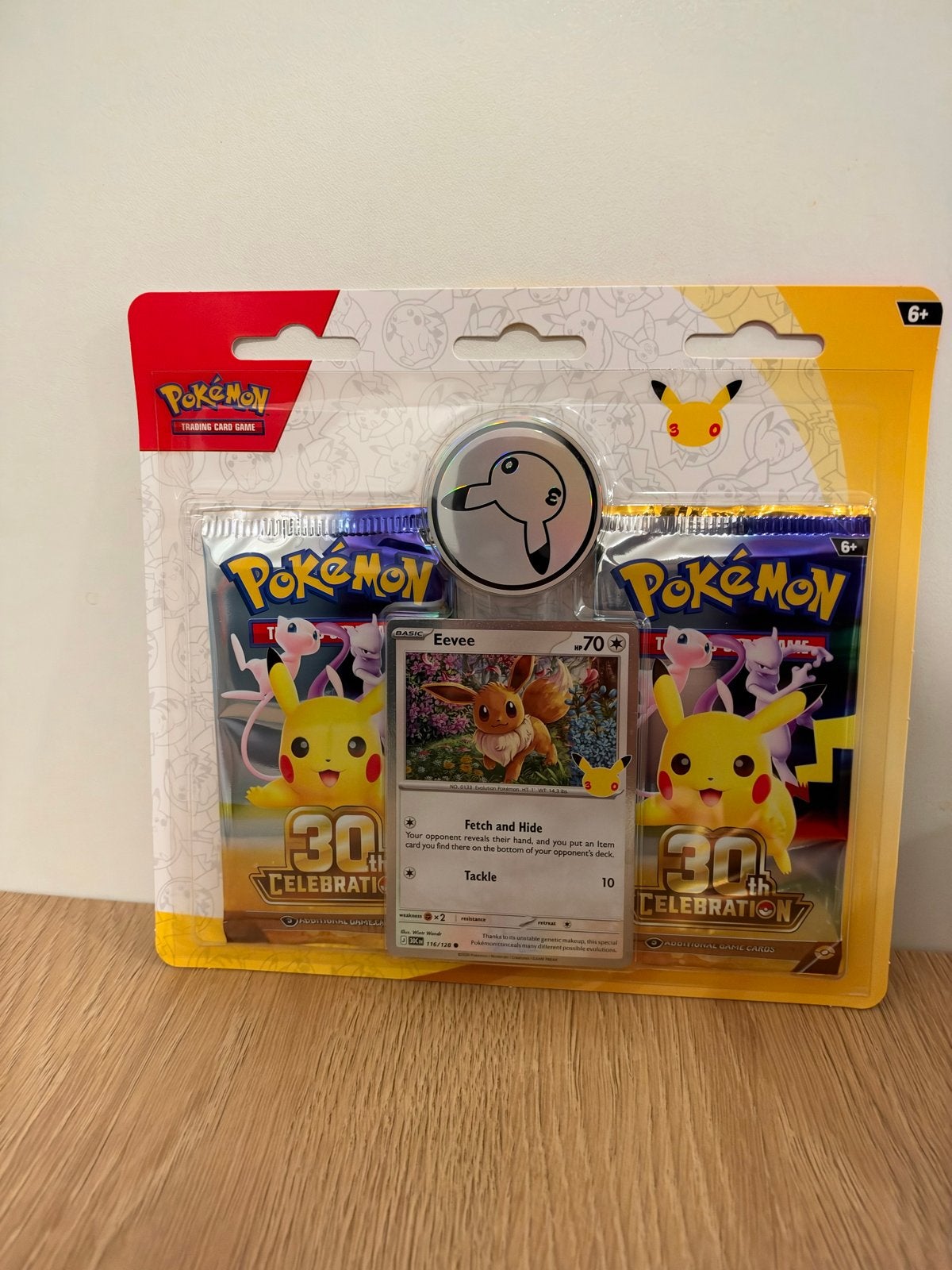 Pokémon 30th Anniversary Celebrations Eevee Blister Pack, Ophalen of Verzenden, Nieuw, Booster