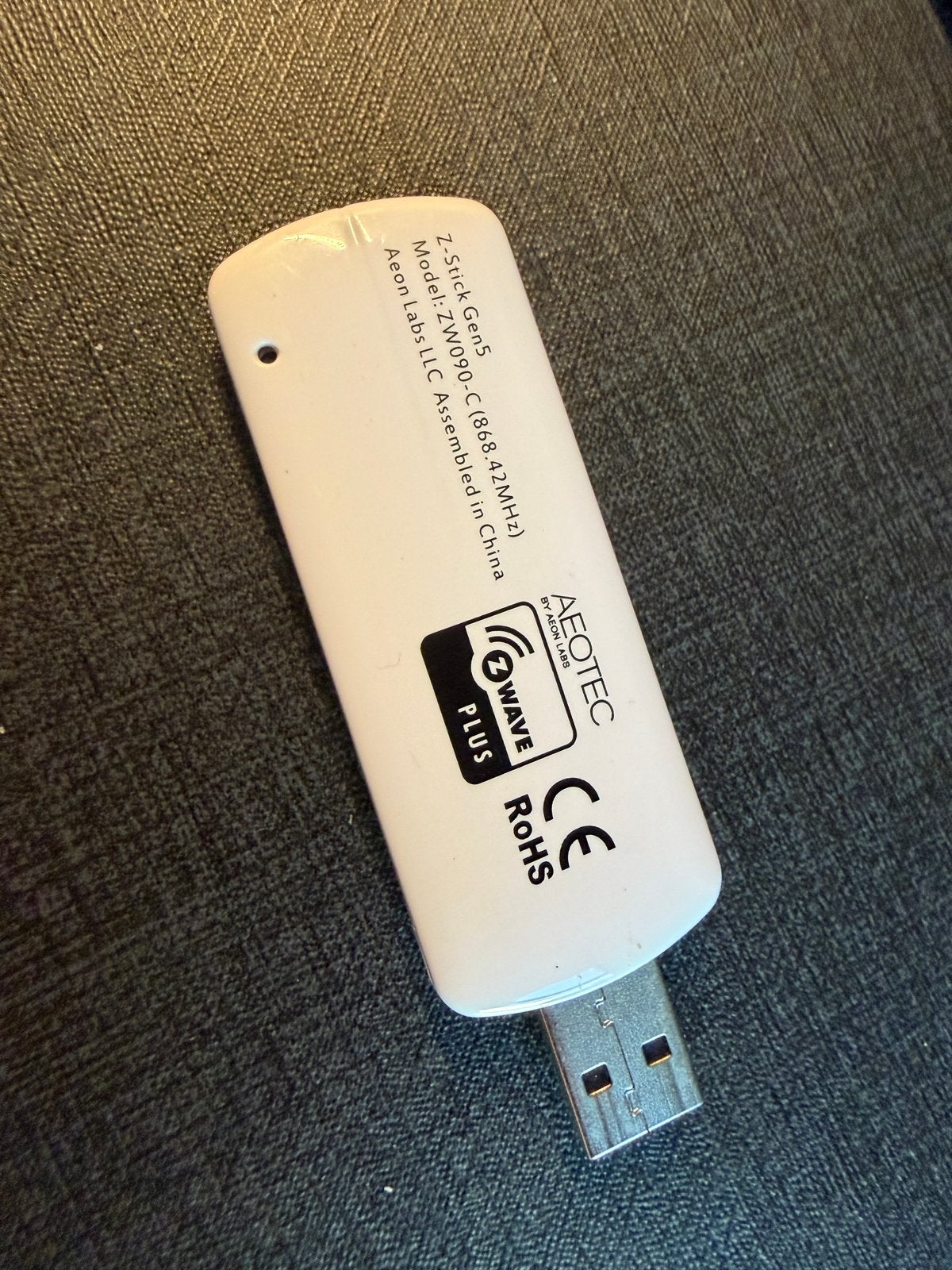 Aeotec Z-Stick Gen5 Z-Wave Plus USB Controller, Ophalen of Verzenden, Zo goed als nieuw