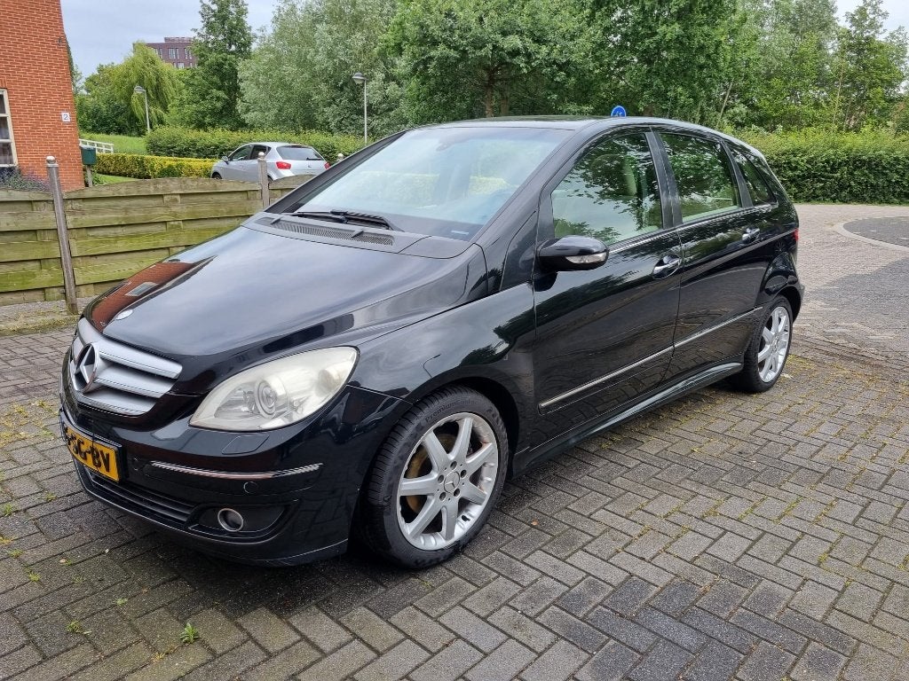 Mercedes-Benz B-Klasse 2.0 B200 Turbo 5DRS 2006 Zwart, Auto's, Voorwielaandrijving, Beige, 4 cilinders, 400 kg