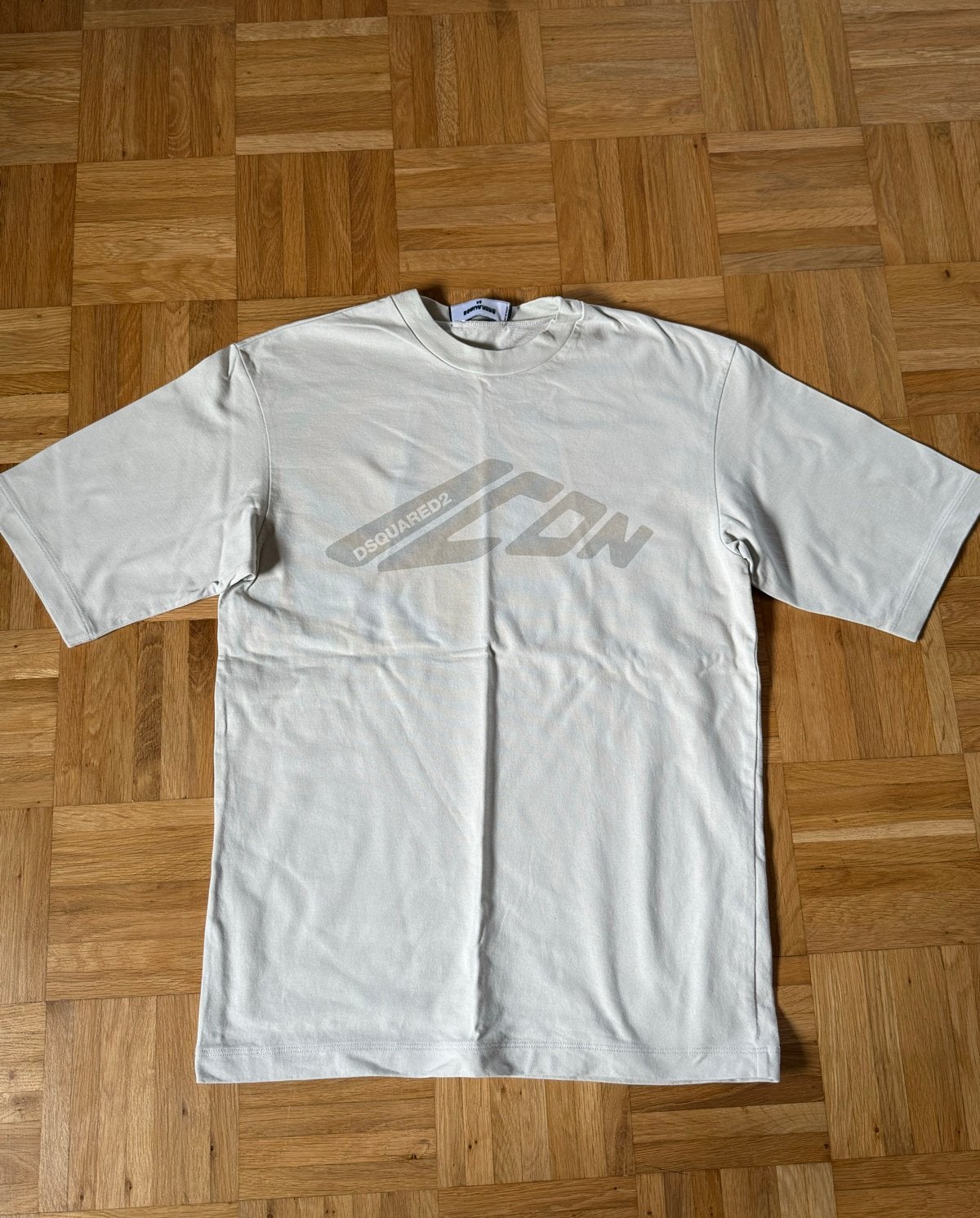 Dsquared2 ICON T-shirt - Zo goed als nieuw, Verzenden, Zo goed als nieuw, Maat 46 (S) of kleiner, Beige