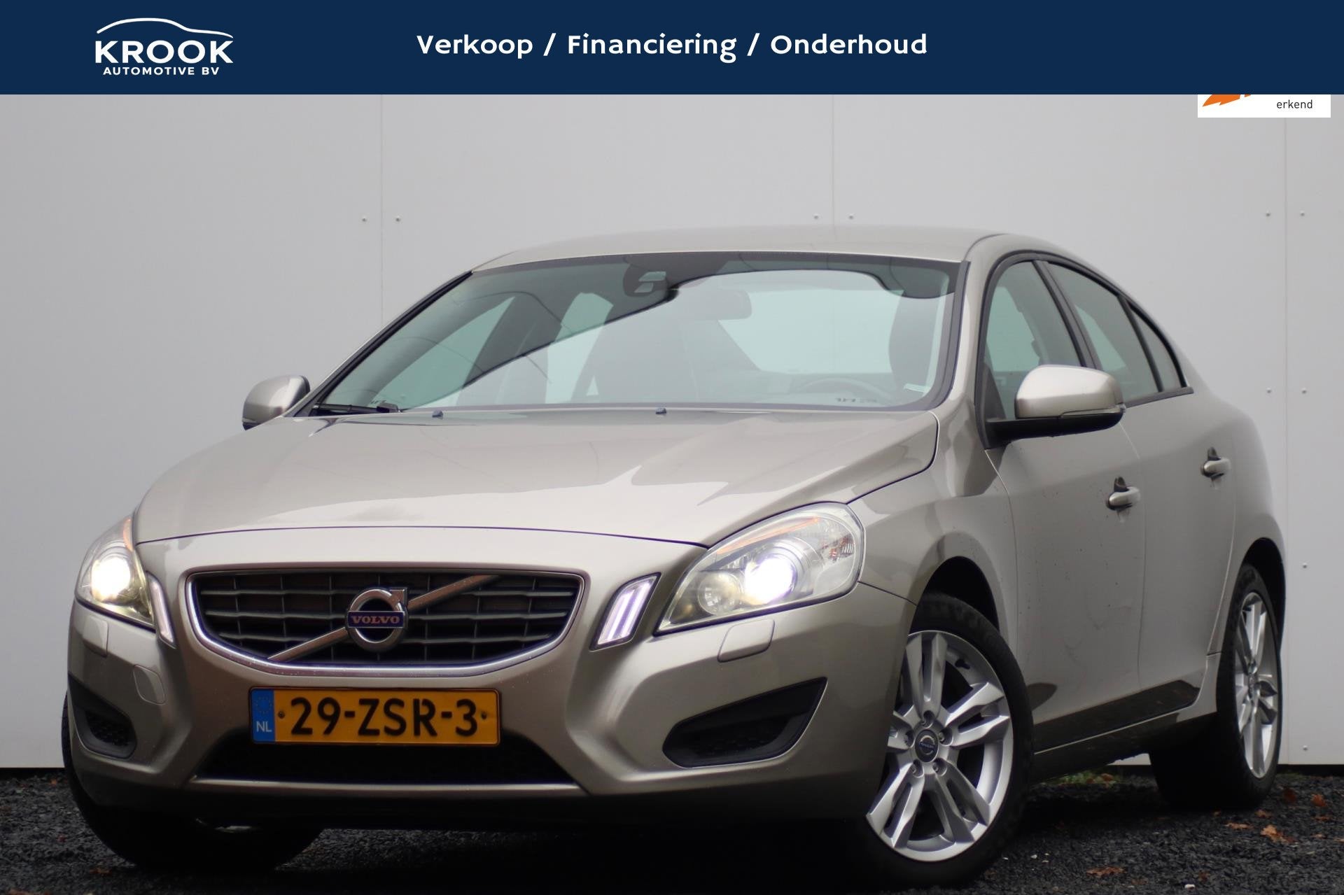 Volvo S60 1.6 T3 Momentum | 2013 | Leder | Navigatie |, Auto's, Voorwielaandrijving, Gebruikt, 4 cilinders, S60