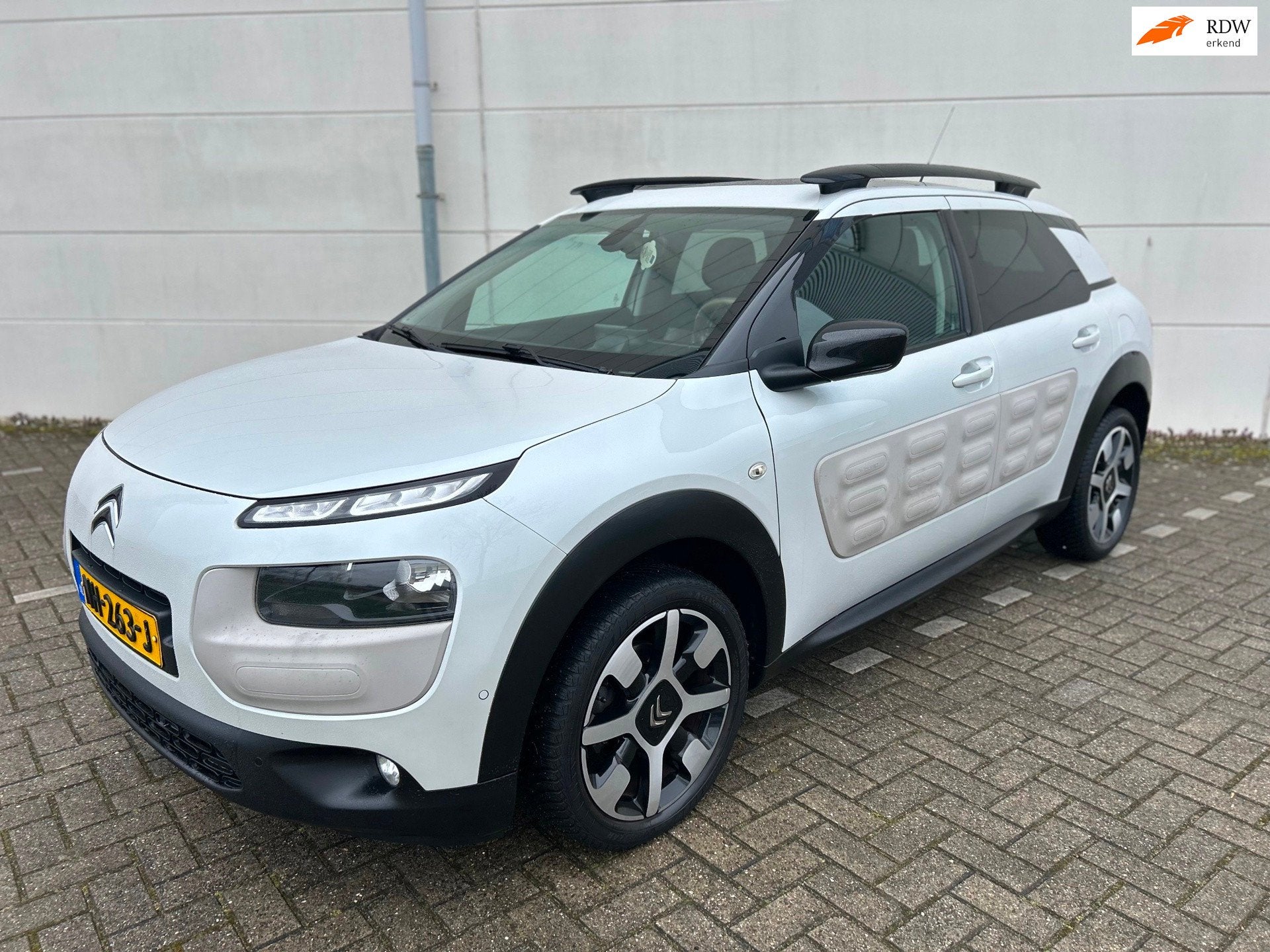 Citroen C4 Cactus 1.2 PureTech Business Plus Pano Leder Acht, Auto's, Citroën, Voorwielaandrijving, Euro 6, 1199 cc, 995 kg